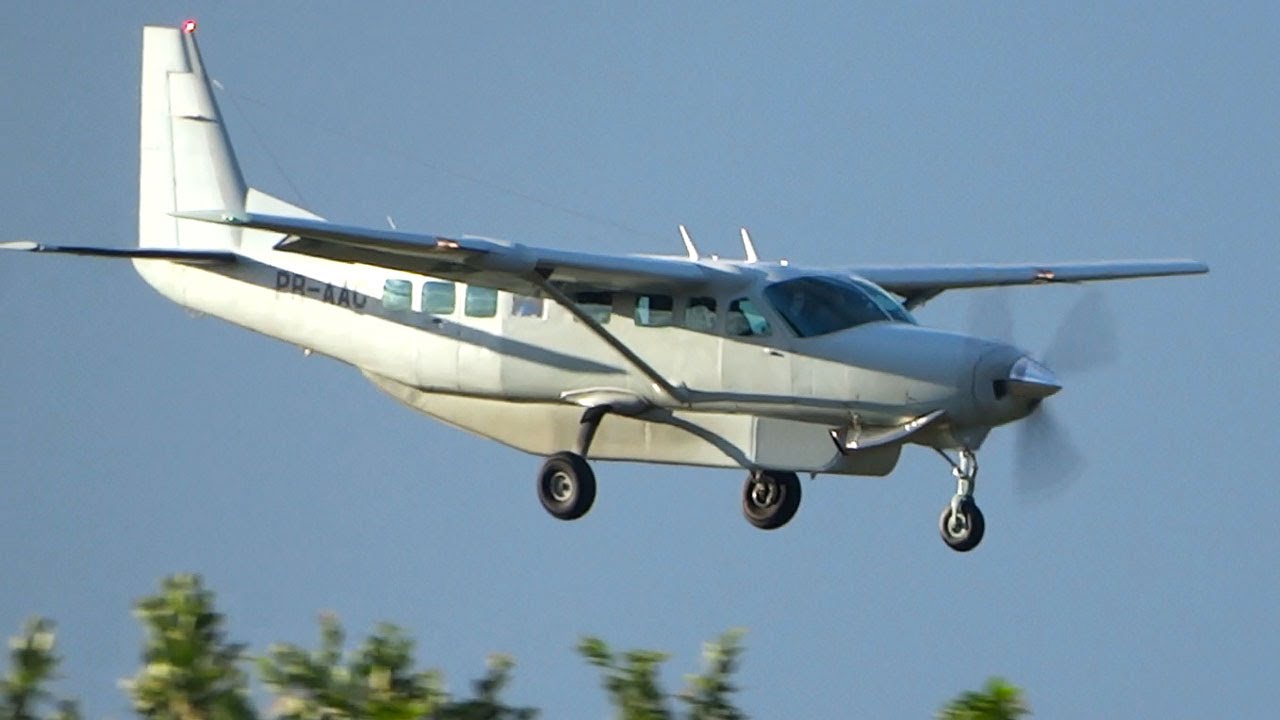 Cessna 208 Grand Caravan Landing
