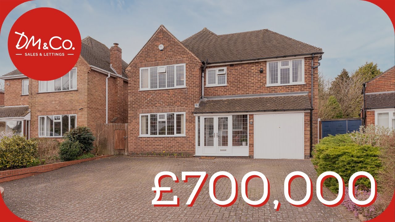 A superb, extended traditional detached property on Claverdon Close in Solihull (House Tour)