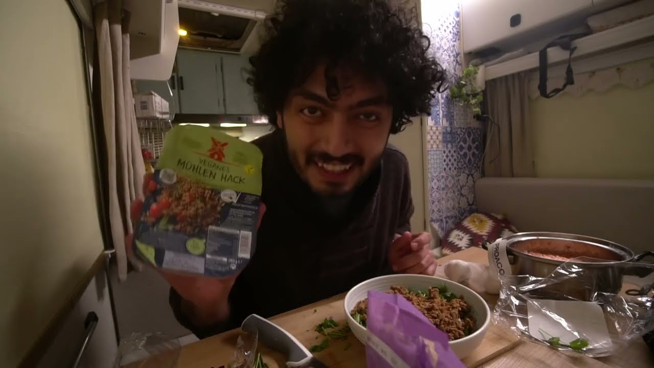 حياتي في الكرفان ، تخييم وسباحة في نهر متجمد ، وطبخ يوم كامل