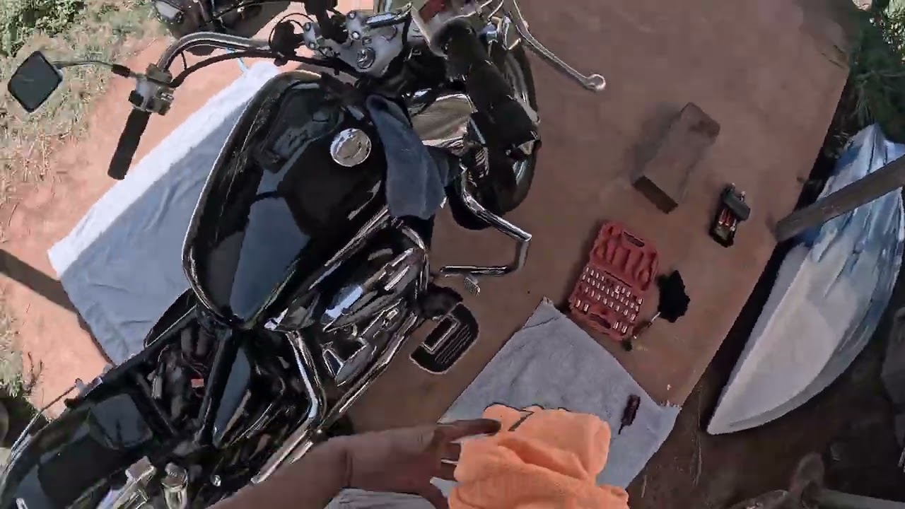 Honda Shadow VT750C4 | Maintenance | Seat, Fuel Tank & Airbox Removal
