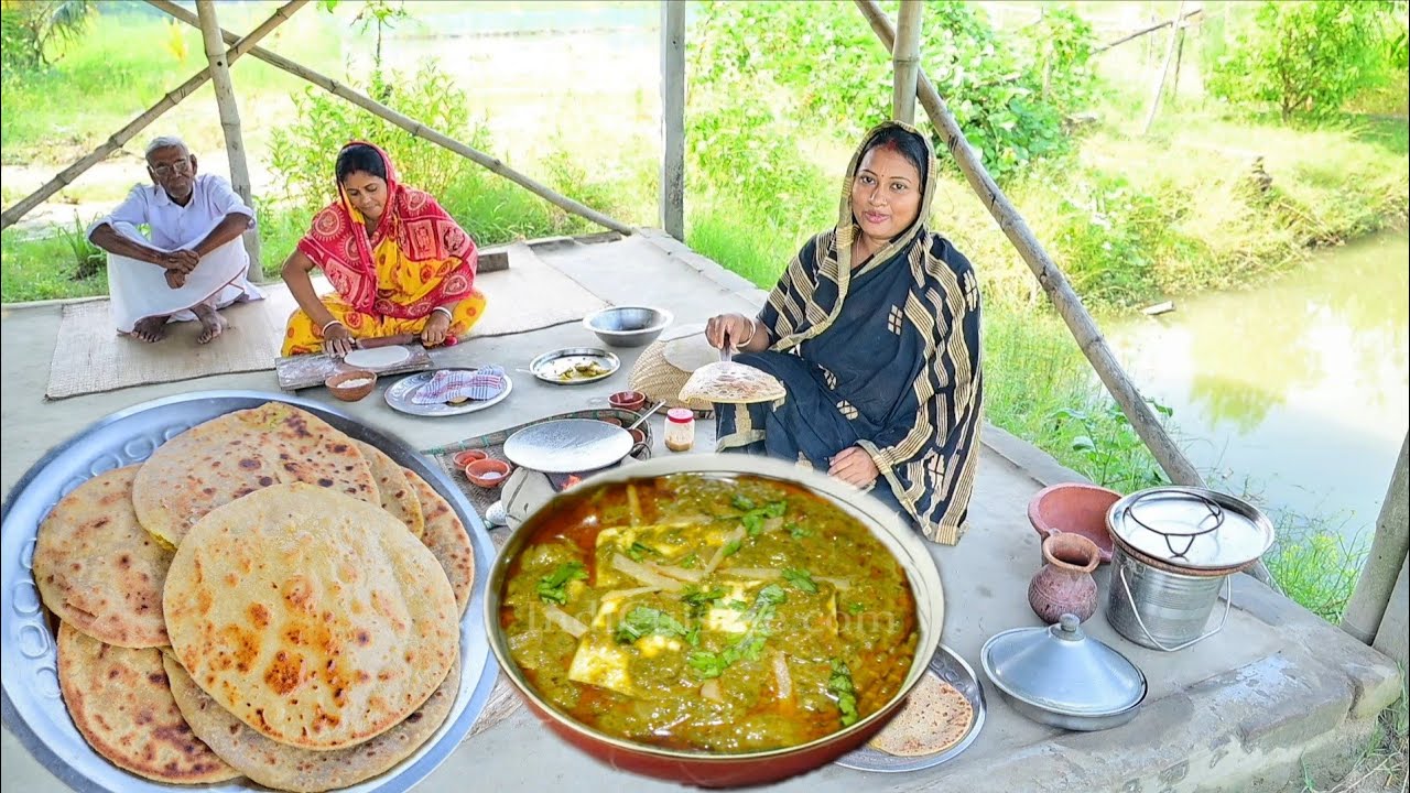 আলুর পরোটা আর পালং পনির রান্না করে সবাই মিলে জমিয়ে খাওয়া দাওয়া করলাম