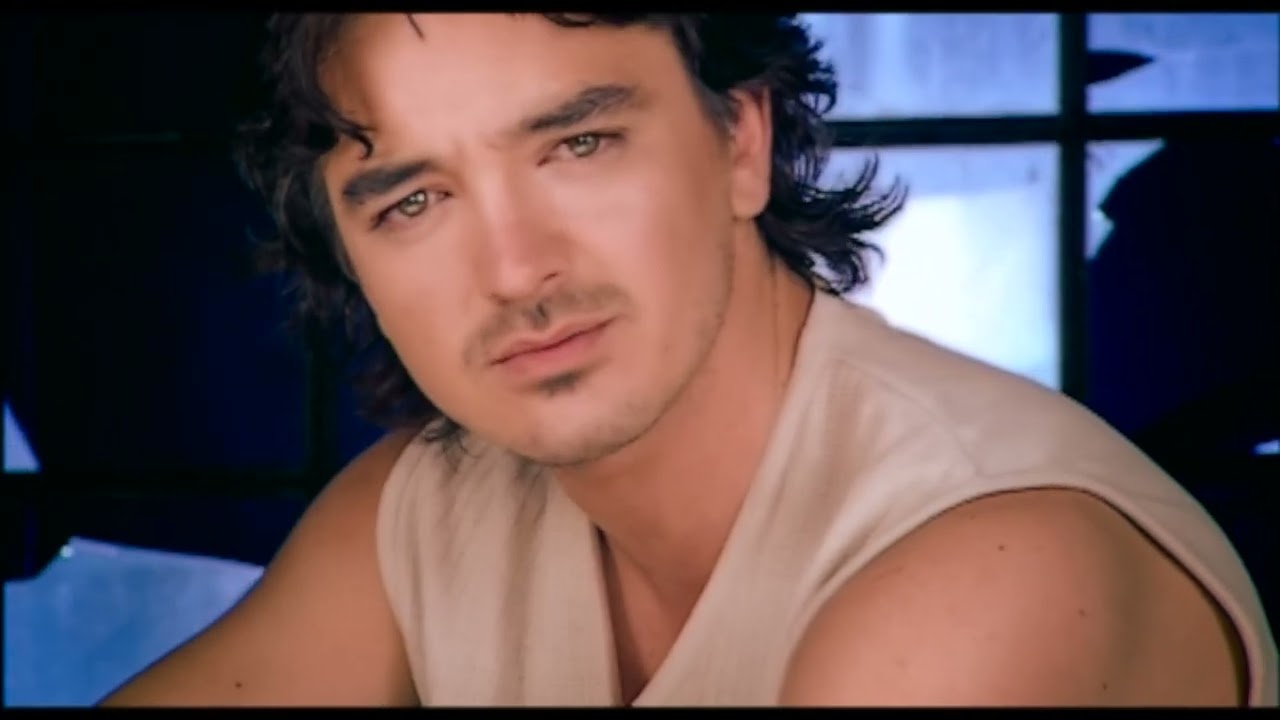 Orhan &Ouml;lmez - &Ouml;zledim (Music Video)