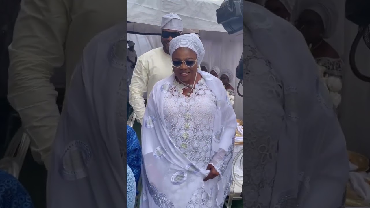 Actor Bolanle Ninalowo shows off his beautiful mum ❤