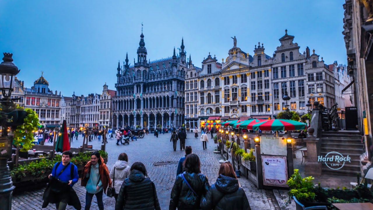 Evening Stroll in Brussels - Summer 2024