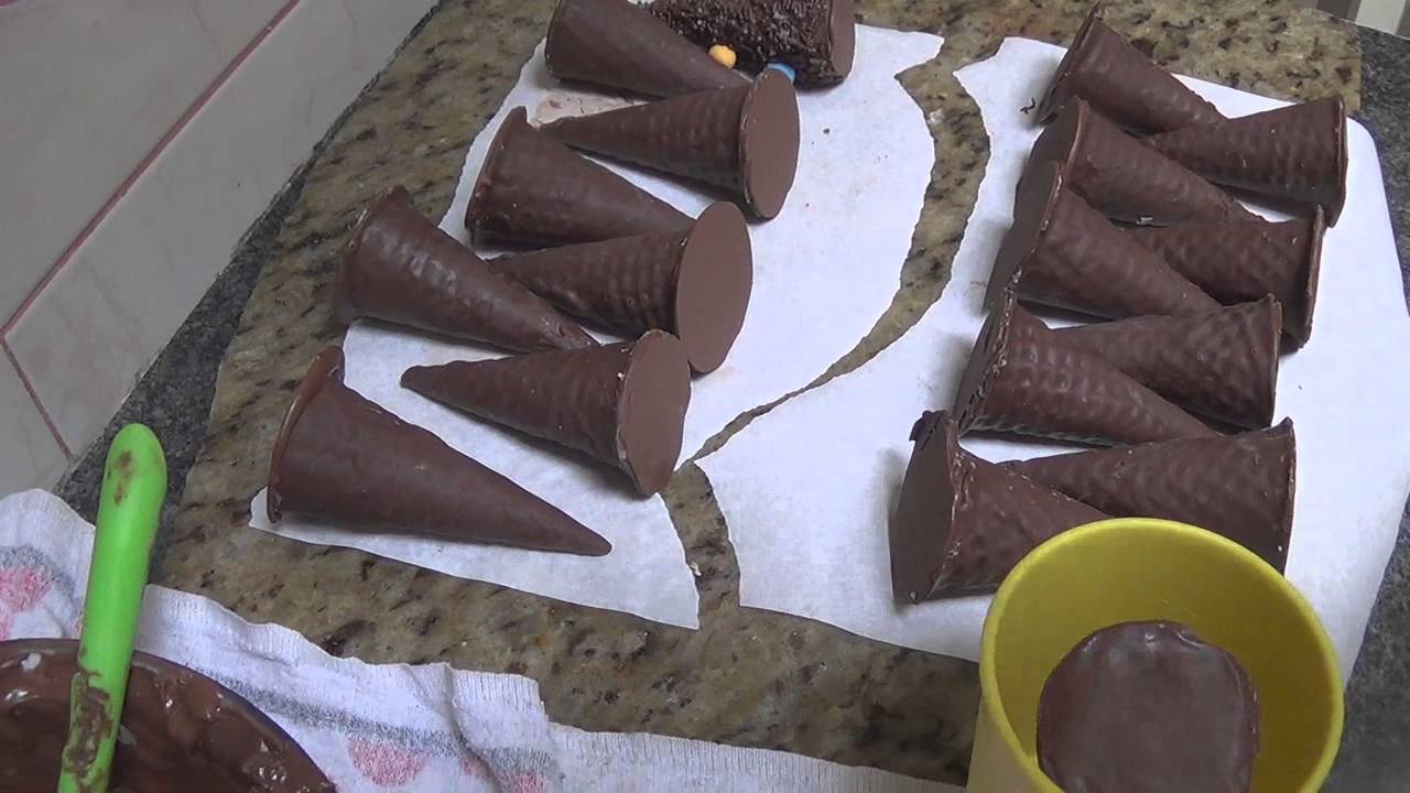 CONE DE CHOCOLATE PARA ANIVERSÁRIOS E FESTAS   POR DEBORA DIAS