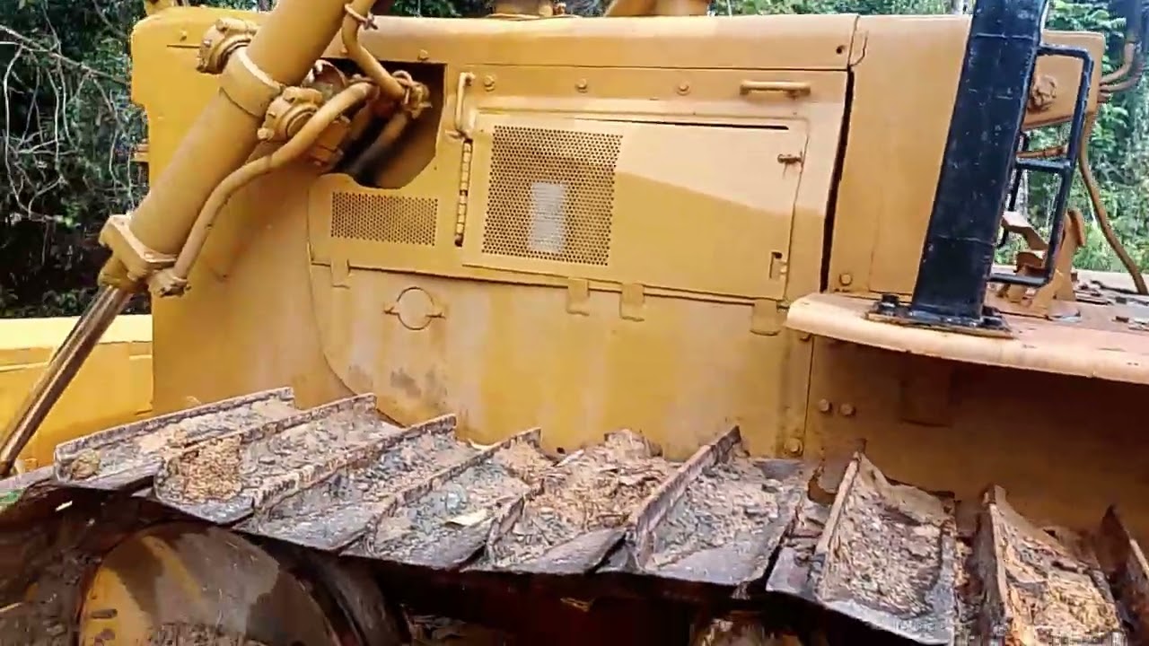 2 BUAH TRAKTOR BULLDOZER KOMATSU D60EM MILIK KOMPANI KONTRAK KOTA MARUDU 
