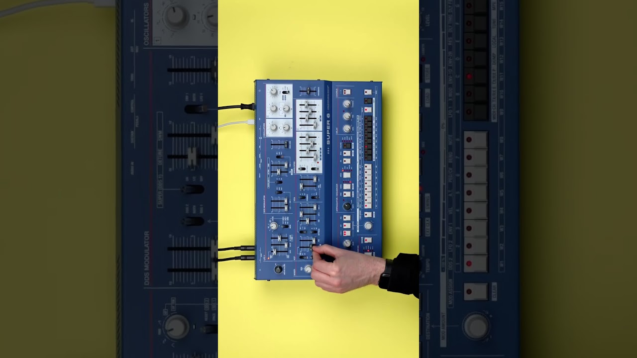 A binaural #synth bass with UDO Audio Super 6.