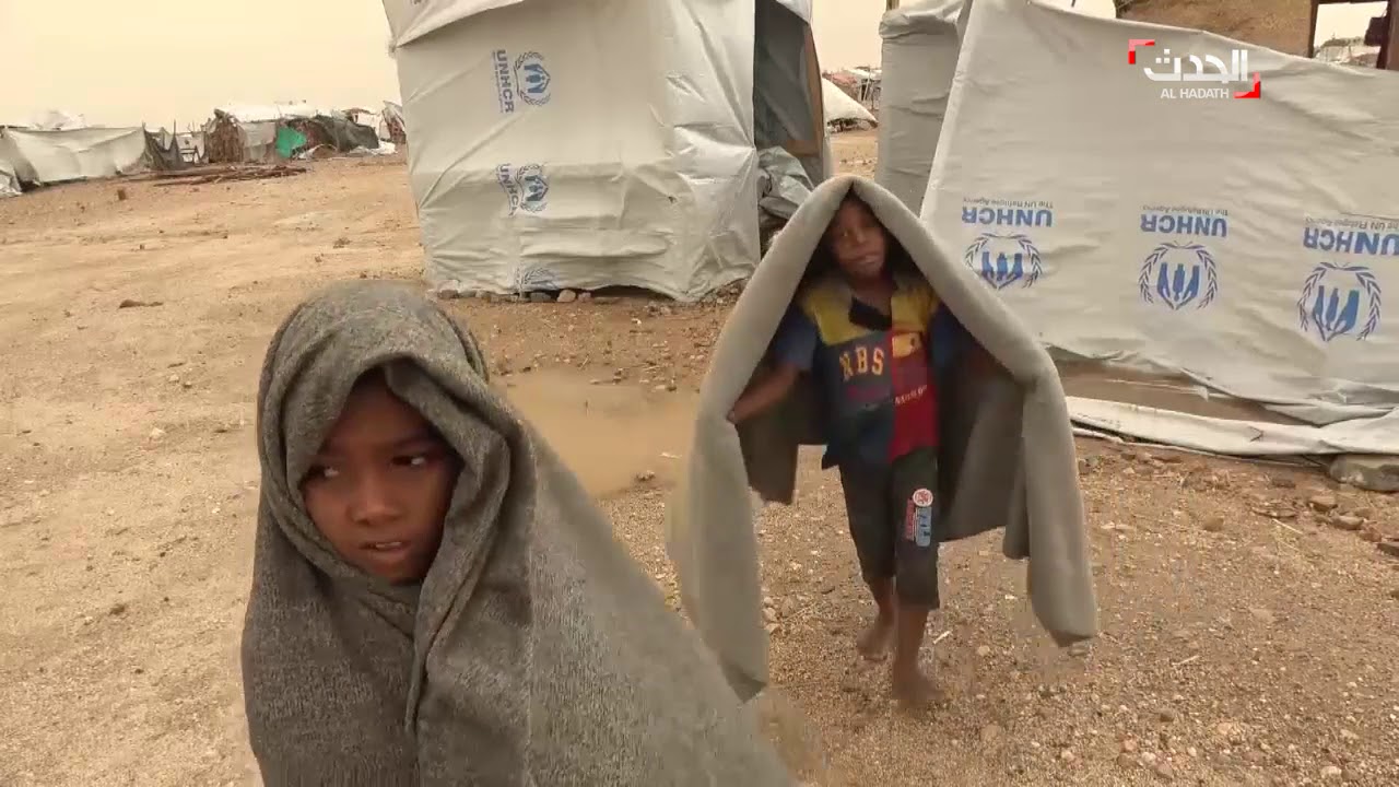 أمطار غزيرة تغرق مخيما للنازحين في مقاطعة عبس في حجة غربي البلاد