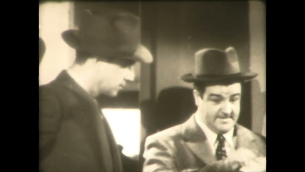 1943 Abbott & Costello - Riot on Ice