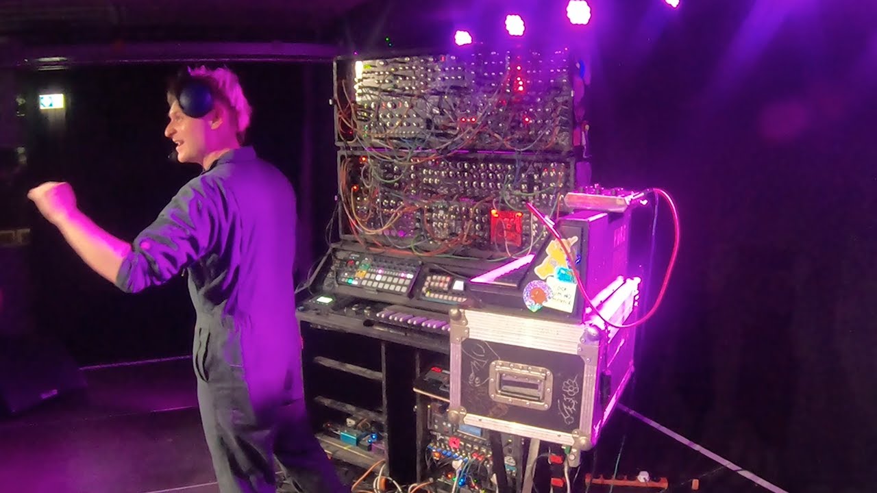 Crowd Asked for Sweet Dreams On Modular Synth Ended Up With A Different Song