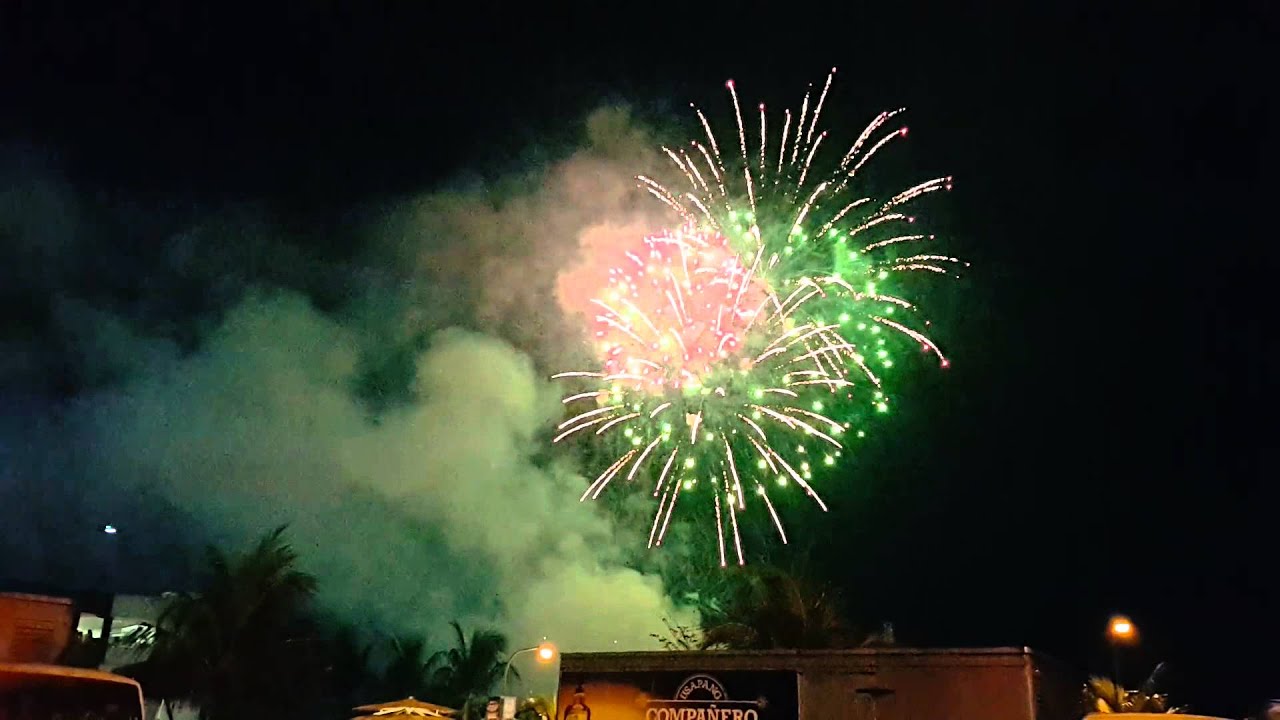 New year countdown 2015 by GMA at MOA