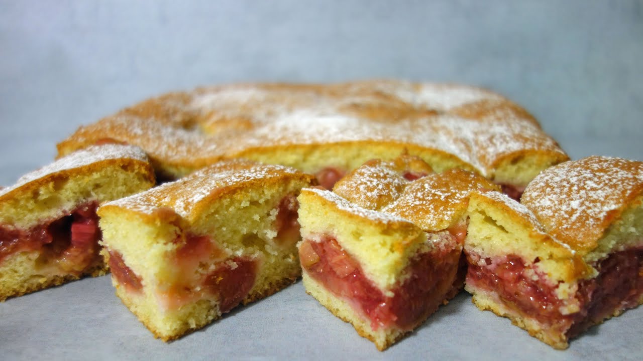 Ciasto ze smażonym rabarbarem. Proste w przygotowaniu, ale niezwykle smaczne ciasto!