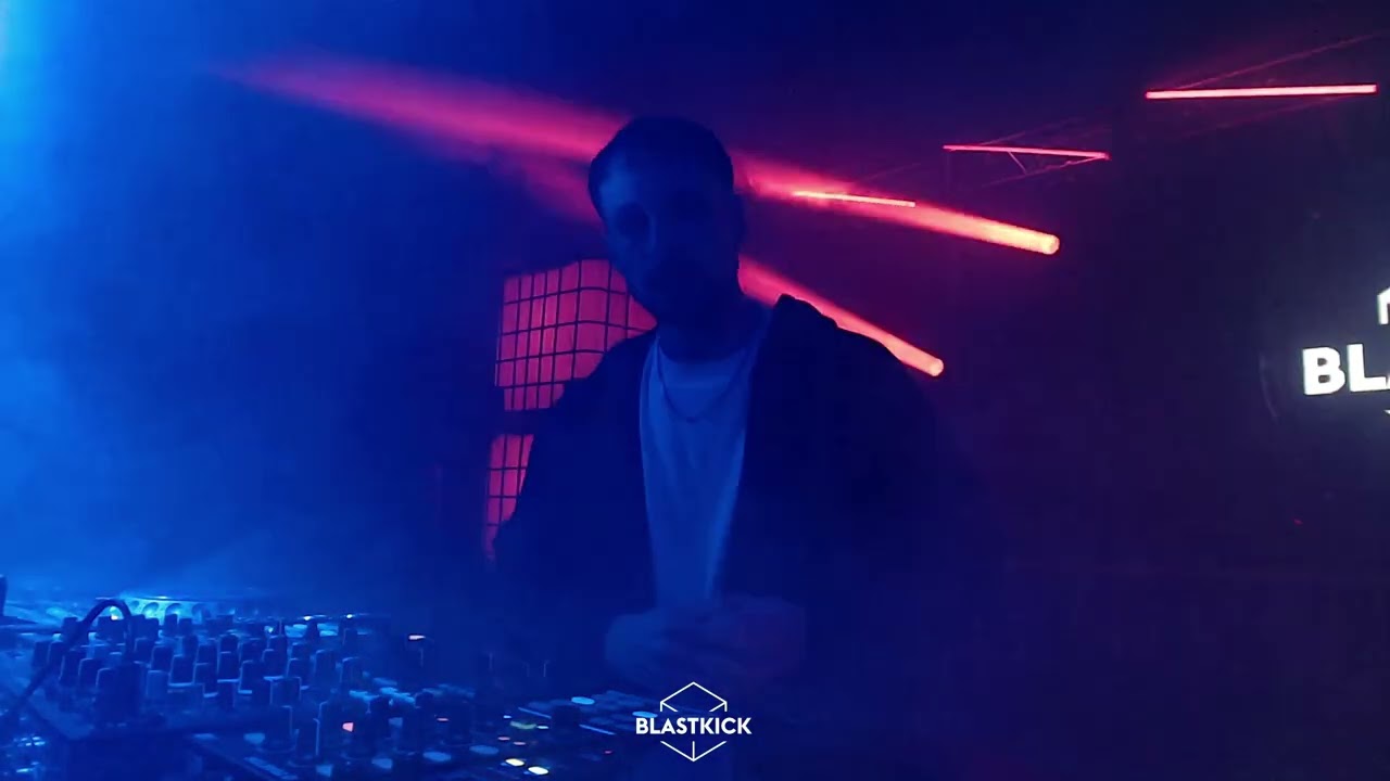 Yanacone Blastkick