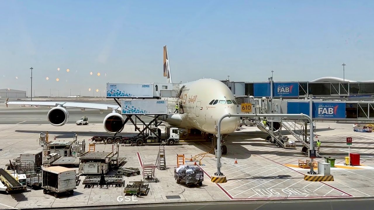 ETIHAD AIRWAYS | ABU DHABI-LONDON | ECONOMY CLASS | AIRBUS A380-800 | A6-APG