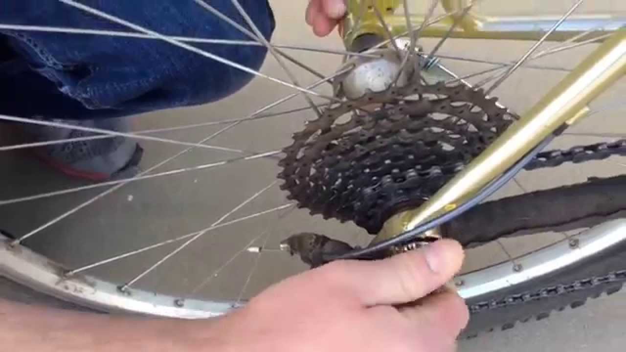 Connect your BOB Trailer to your Bike using the BOB Quick Release