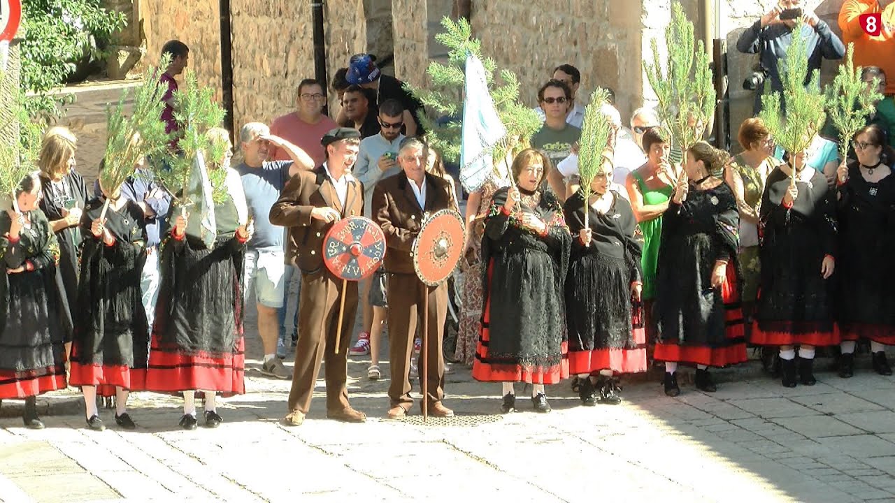 VINUESA CELEBRA SU TRADICIONAL PINOCHADA / 8 MAGAZINE SORIA 2024