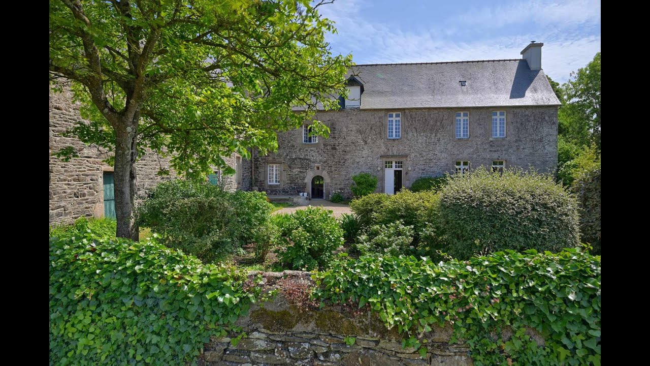 Manoir aux portes de Tr&eacute;guier