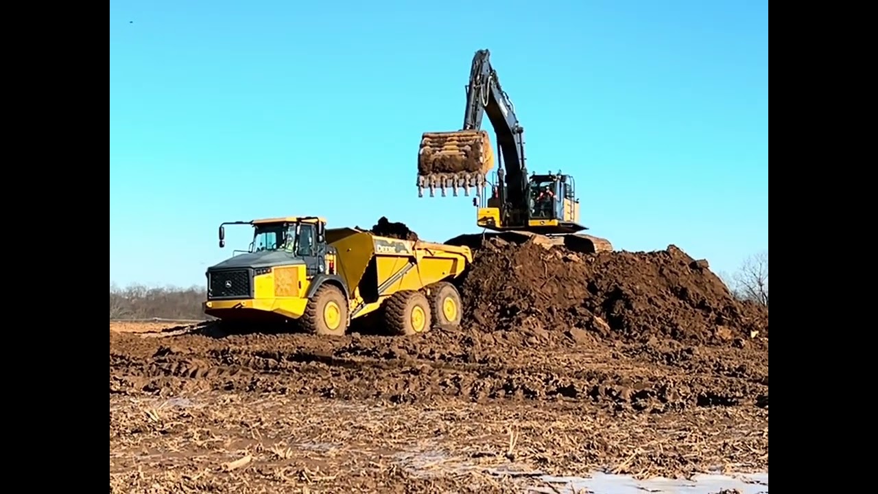 Earthmoving for a new neighborhood! #construction #fyp #everyone #country #dirtwork @JohnDeere 