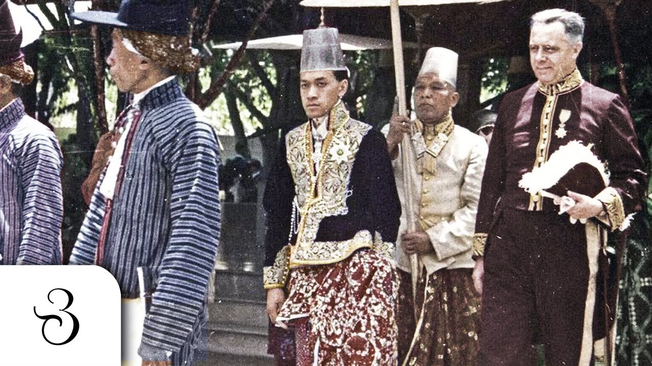 Sultan Hamengkubuwono IX memimpin Grebeg Mulud tahun 1940 - Sekaten Tahun Dal Keraton Yogyakarta