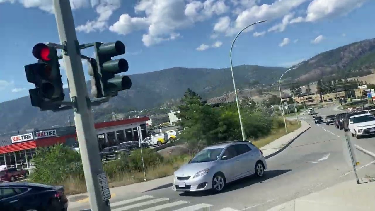 Downtown Kelownabc🇨🇦 to Westbank - Enjoying the bus ride.