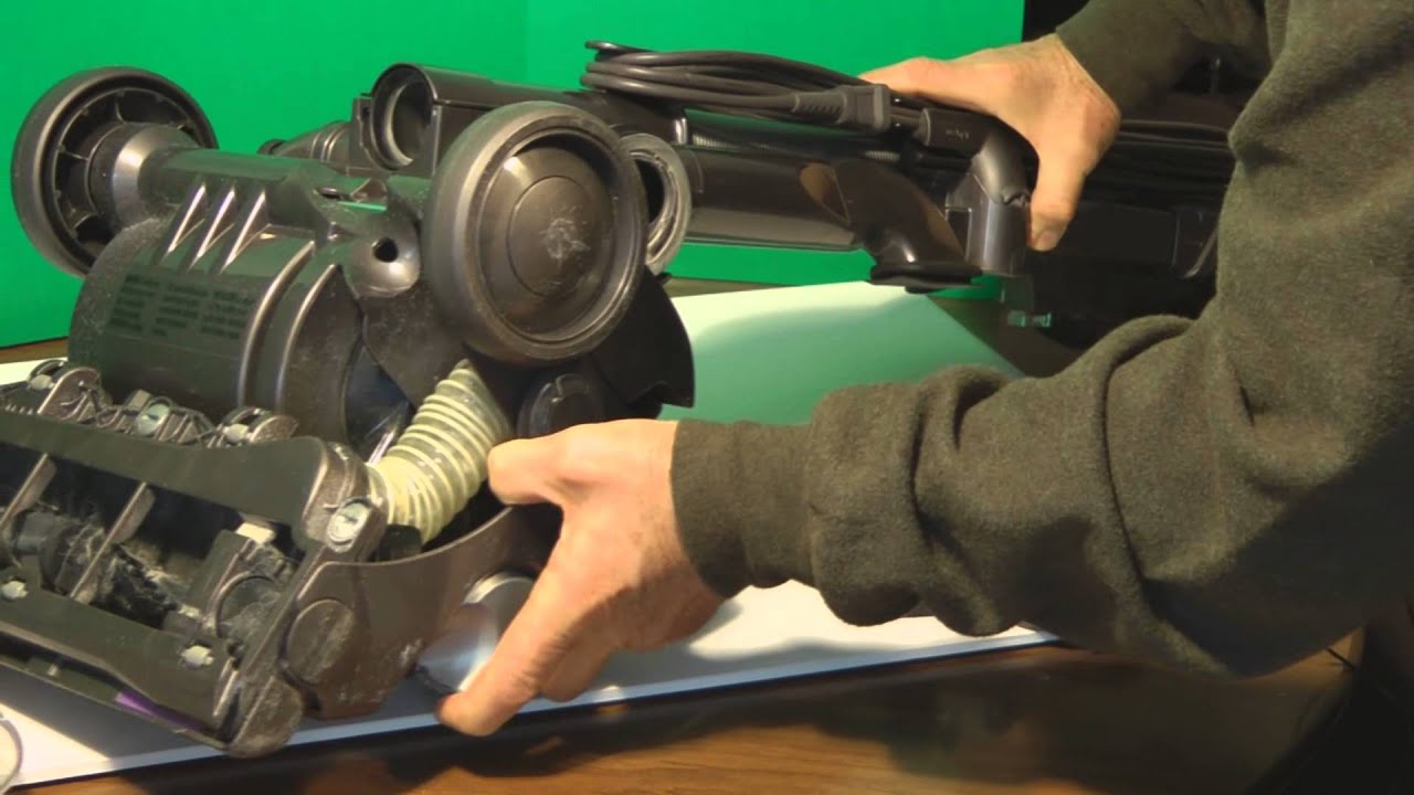 Dyson DC33 Cleaning