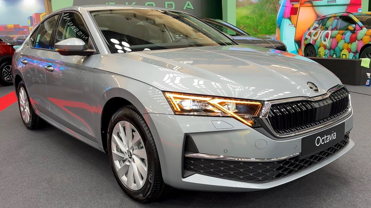 SKODA OCTAVIA Facelift 2026 &mdash; новый цвет SMOKEY DIAMOND SILVER metallic, светодиодные фары и указ...