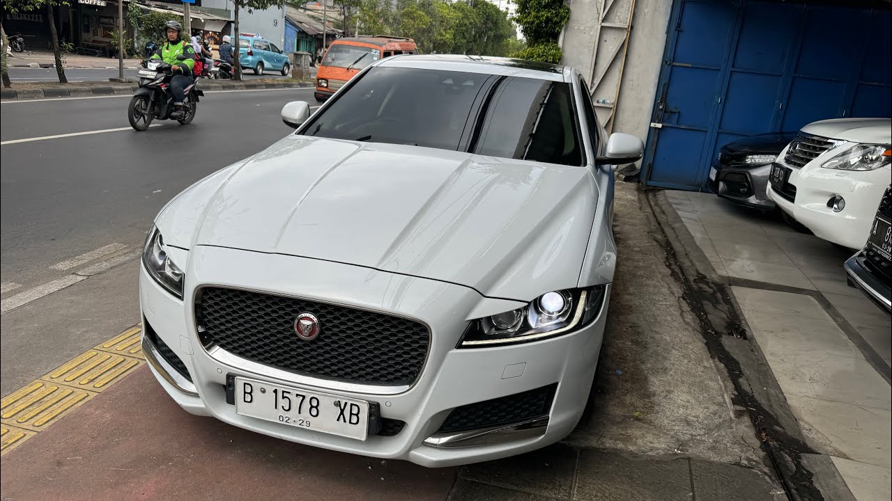 Special Jaguar XF XJ dan S-Type di Arjuna Motor Jatiwaringin