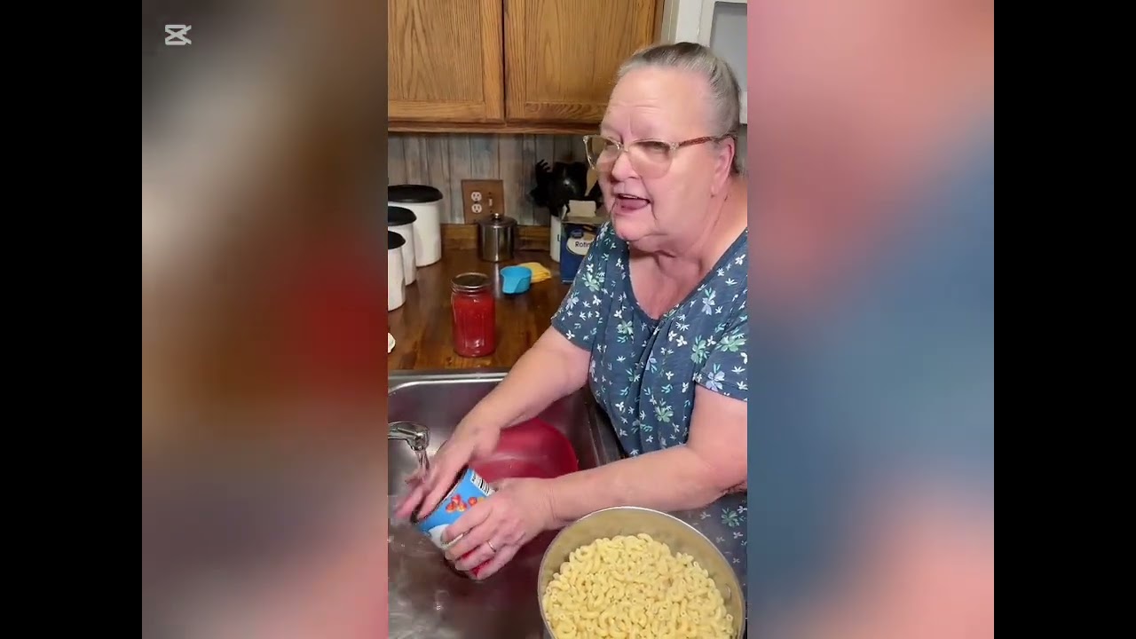 Mamaw Gail's Famous Macaroni and Tomatoes 🍅