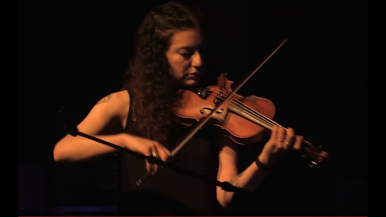 Jessica Moss 07/11/17 Paris, Elys&eacute;e Montmartre