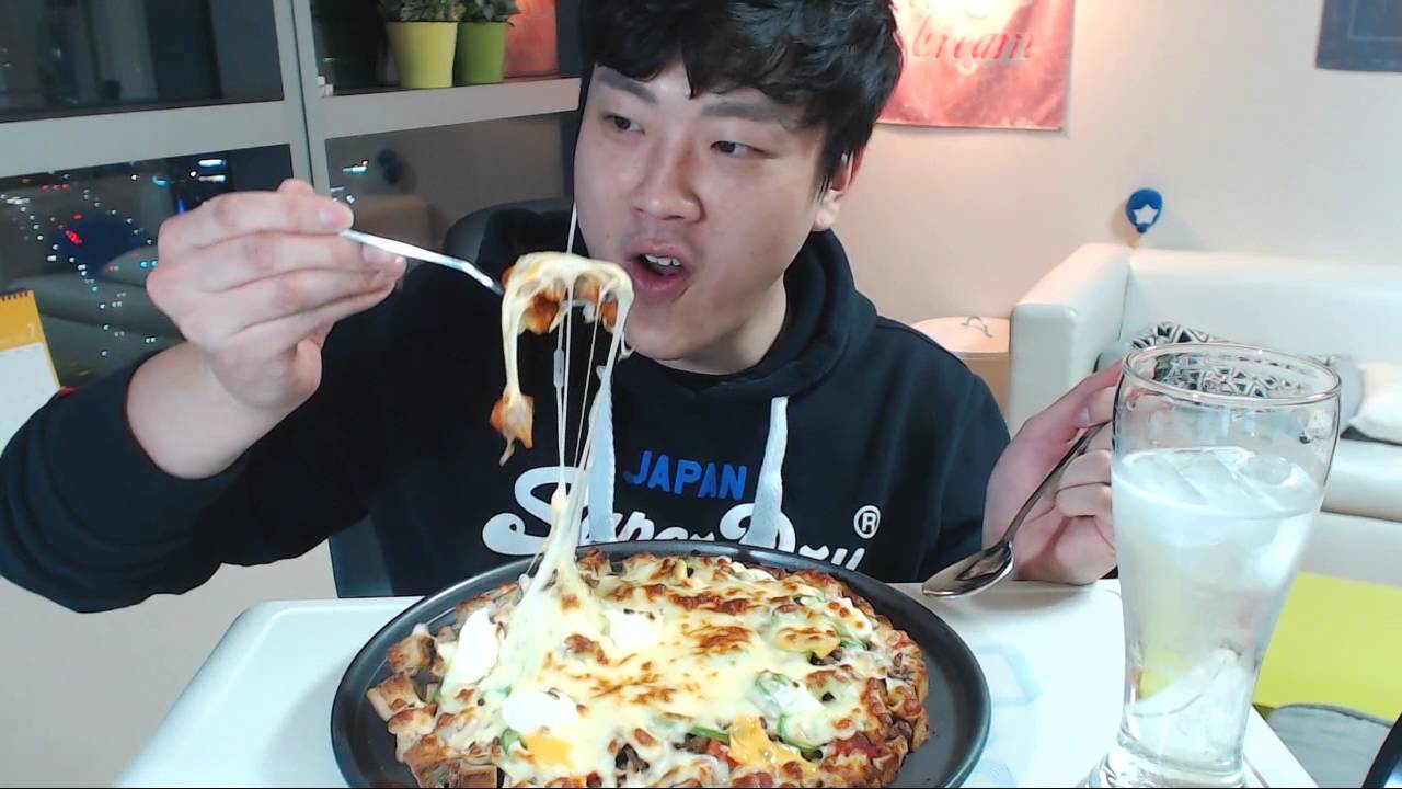 떠먹는피자를 집에서 만들어먹기! [ENG SUB]