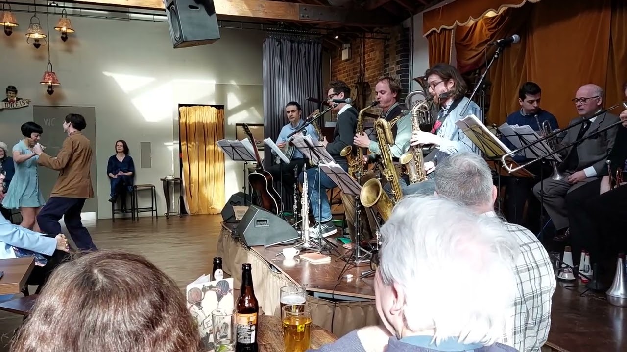 Ewan Bleach and the band play Keyboard Express by Clarence Williams 19.2.23 Jamboree, London
