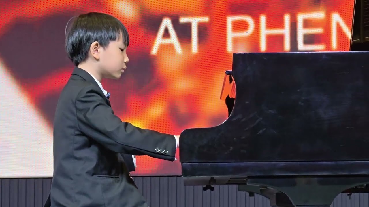 Beethoven Rondo in C major Op.51 No.1, Tongdham Kunvanlee, 8 year old