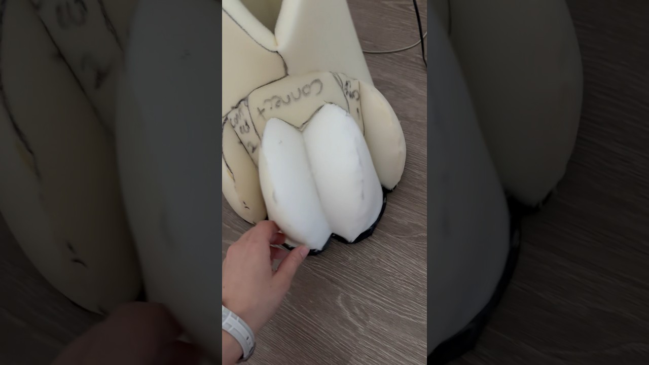 Making feetpaws with FurSmoothie&rsquo;s pattern  #fursuit #fursuitmaking