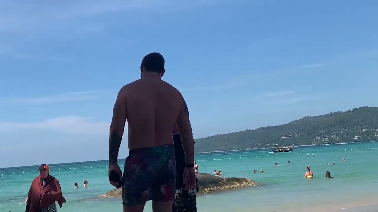 karon beach phuket  2026.january  4  プーケット　カロンピーチ