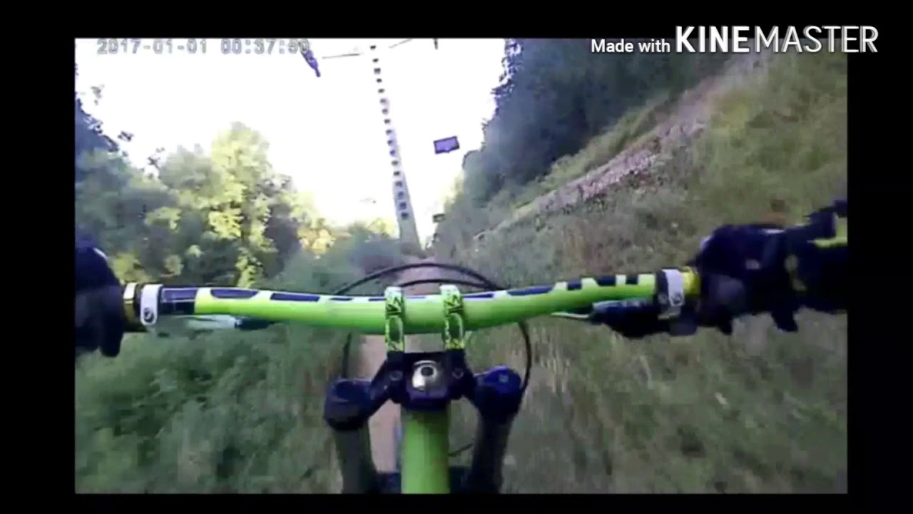 János-hegy DownHill . Kápolna és libegő alja