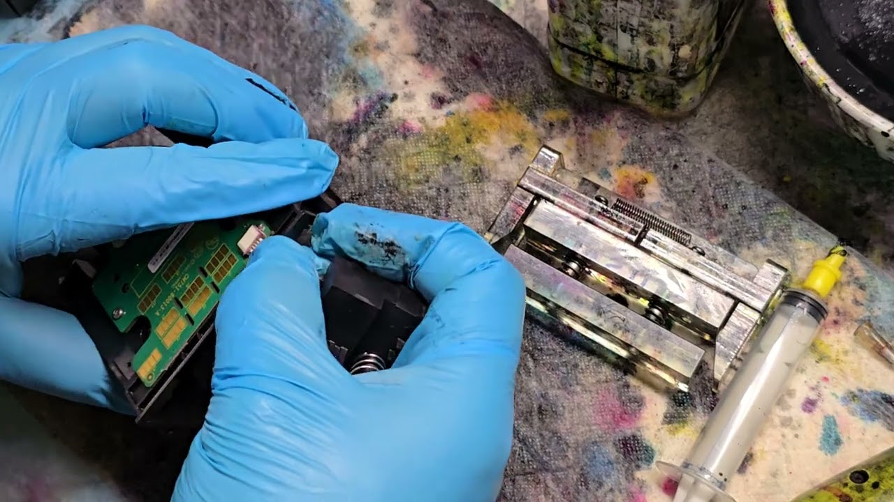 Reconditioning hp officejet pro 8600 plus : chip board repaired, head rinse, switched printer body