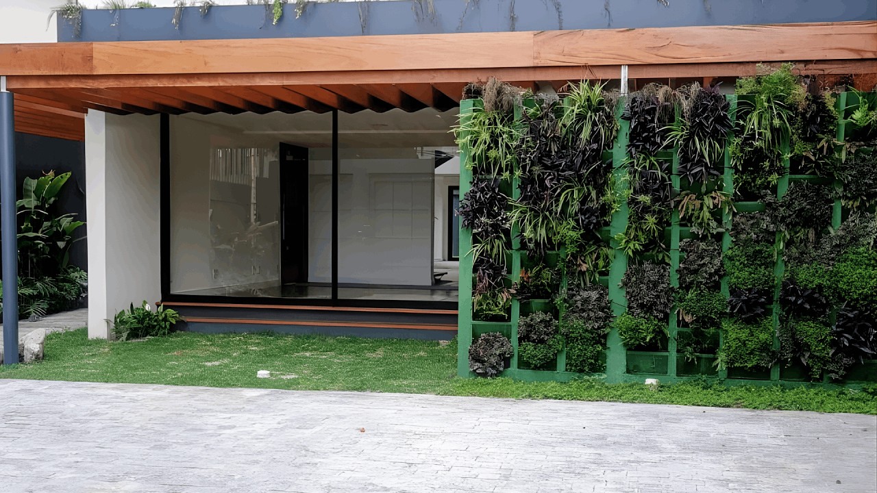420m² área construída | 560m² área total | 4 Dormitórios (4 Suítes) | 3 Vagas | 5 Banheiros