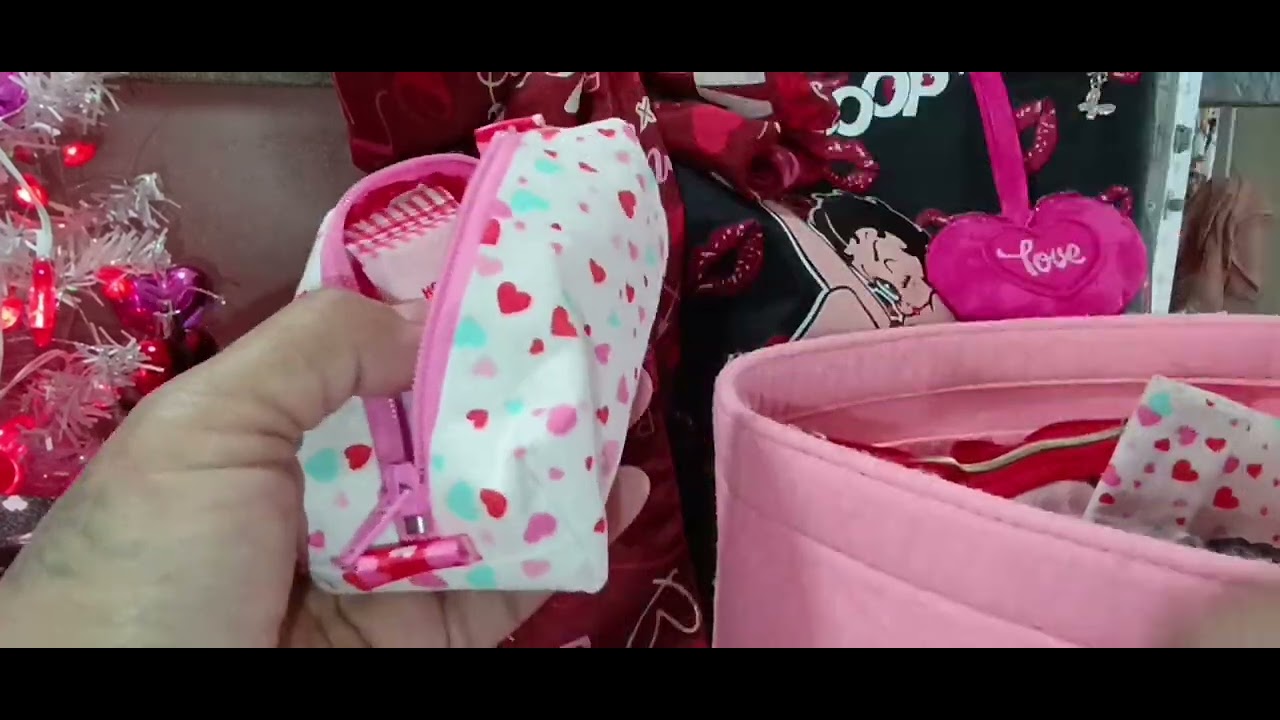 Come and see what I made 😃💞 and what's in my tot bag 💜my Betty Boop☺️