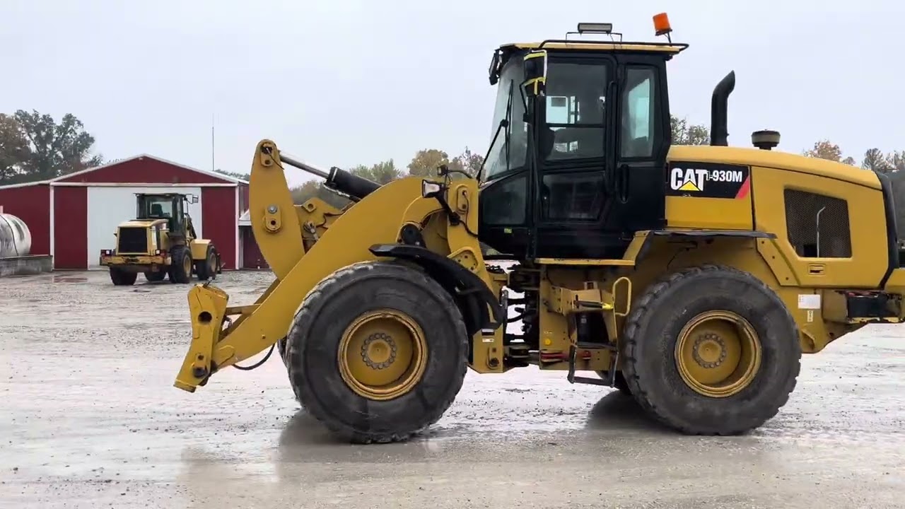 2016 CAT 930M on the lot