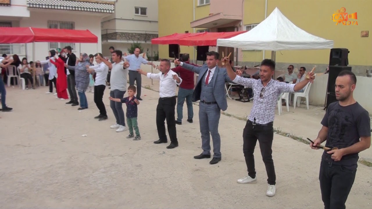 AKYURTLU SONER'DEN SARIKIZ OYUN HAVASI