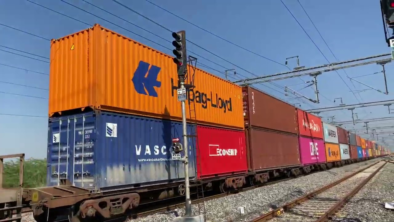 इतना लंबा ट्रेन देखा है कभी 🚂🚃🚃🚃