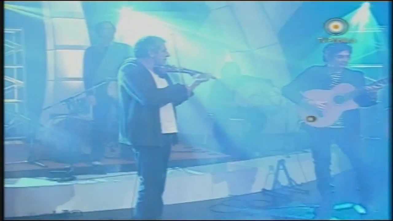 Divididos con Peteco Carabajal - La flor azul