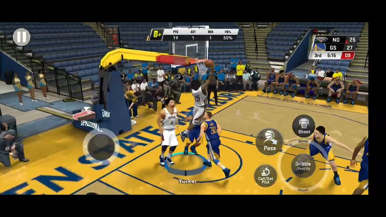 nop @gsw d. favors got injured 