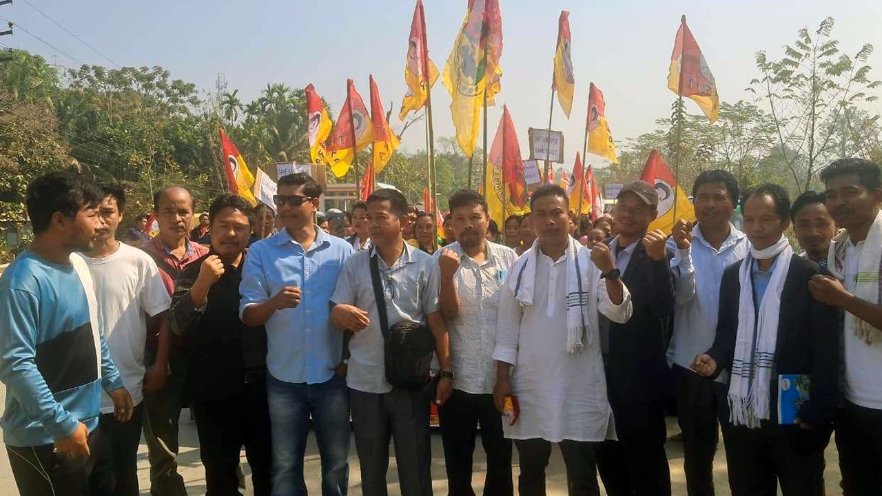 Kraksalo MLA Philip Kumar Reang ni Twidulmung bai Kanchanpur Amchaio Khlaijakha Mass Protest Rally