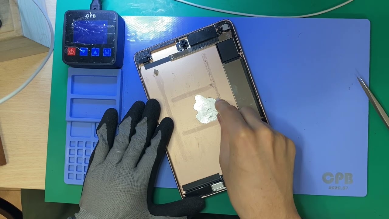 【iPad mini 5 バッテリー交換】栃木県小山市のスマホ修理館イオンモール小山店 battery replacement tear down Oyama-city