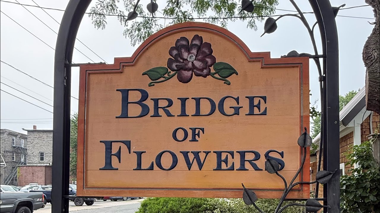 🌸 Walking Through the Famous Bridge of Flowers | A Hidden Gem of Shelburne Falls, Massachusetts 🇺🇸