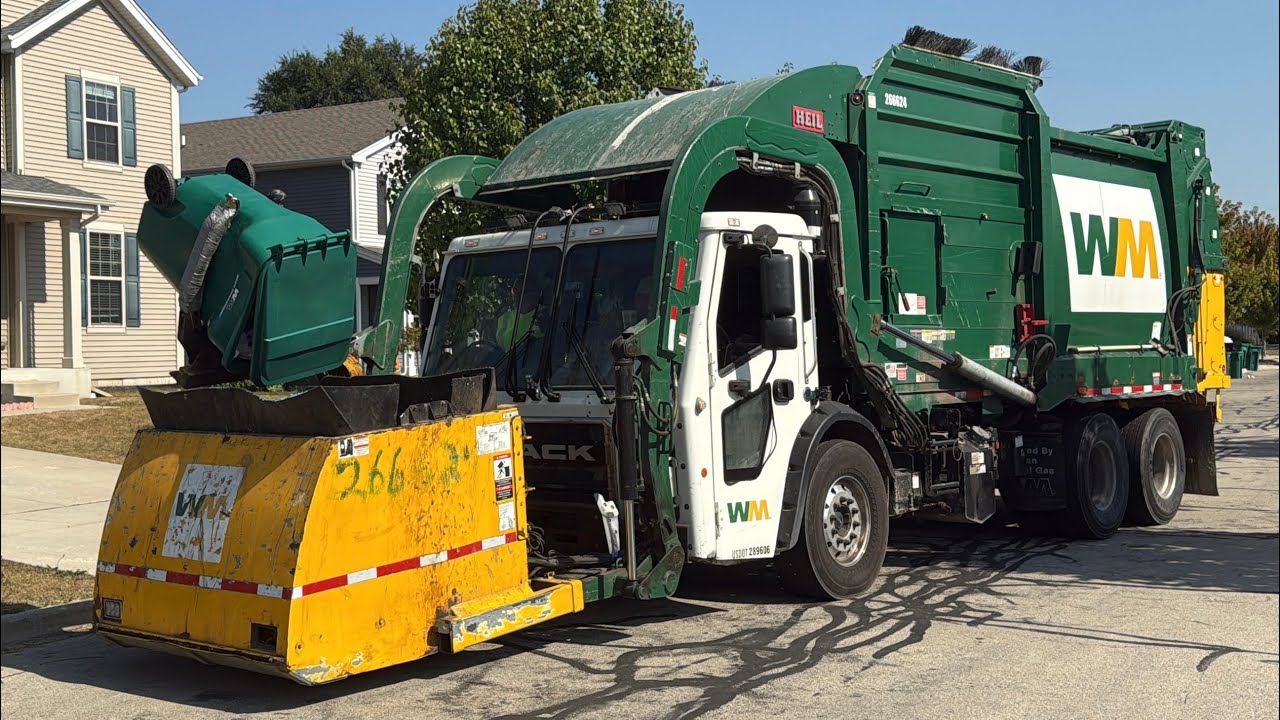 WM Ex-Advanced CNG Mack LR Heil Curotto Can Garbage Truck