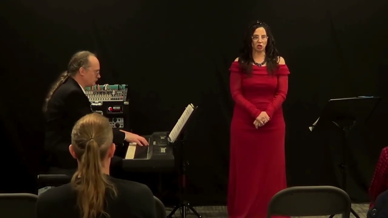 Aziza Poggi sings Che scompiglio che flagello