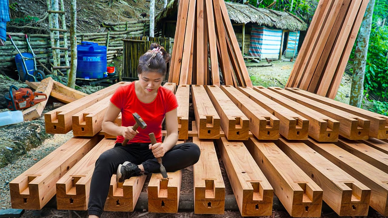 The Talented Girl Cut the Wood, Transported It, and Carved House Frame Joints for the Lonely Old Man