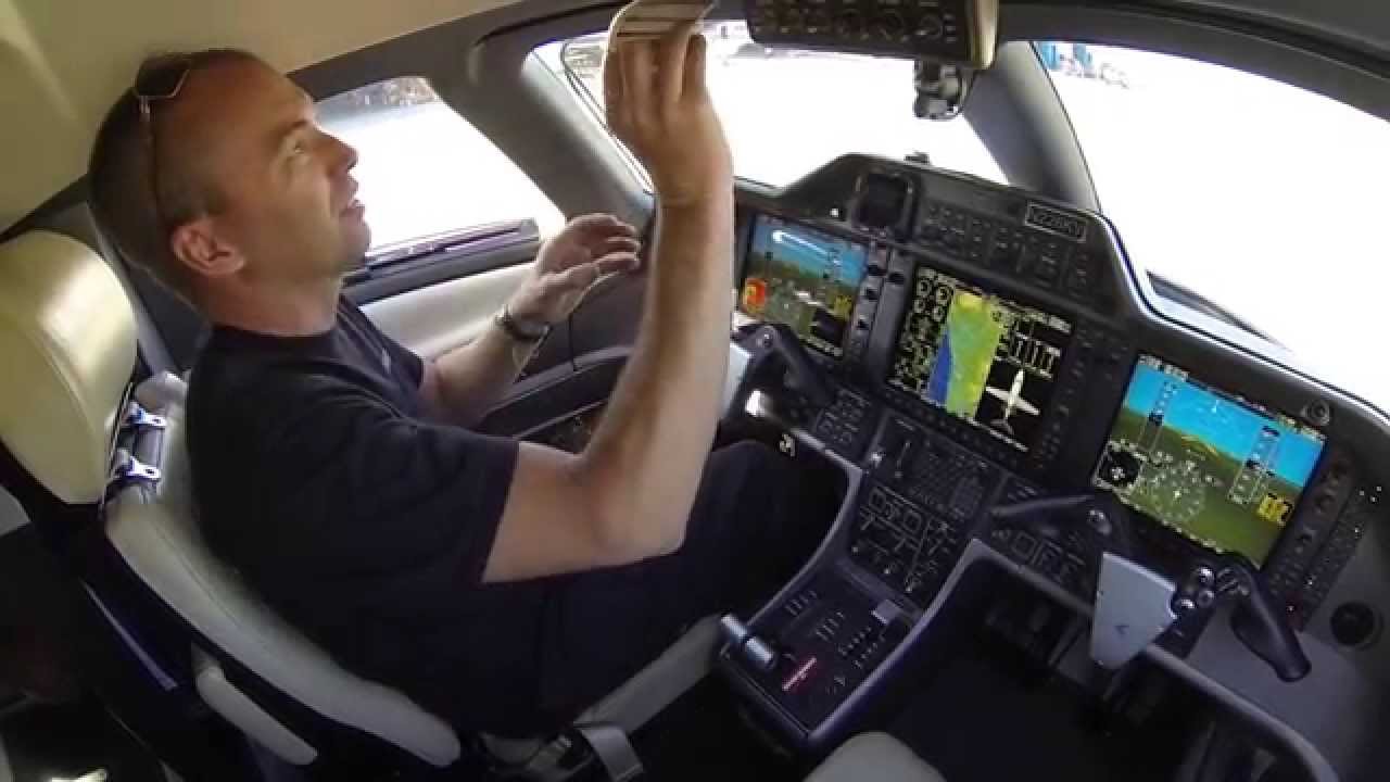 Phenom 100 run and taxi